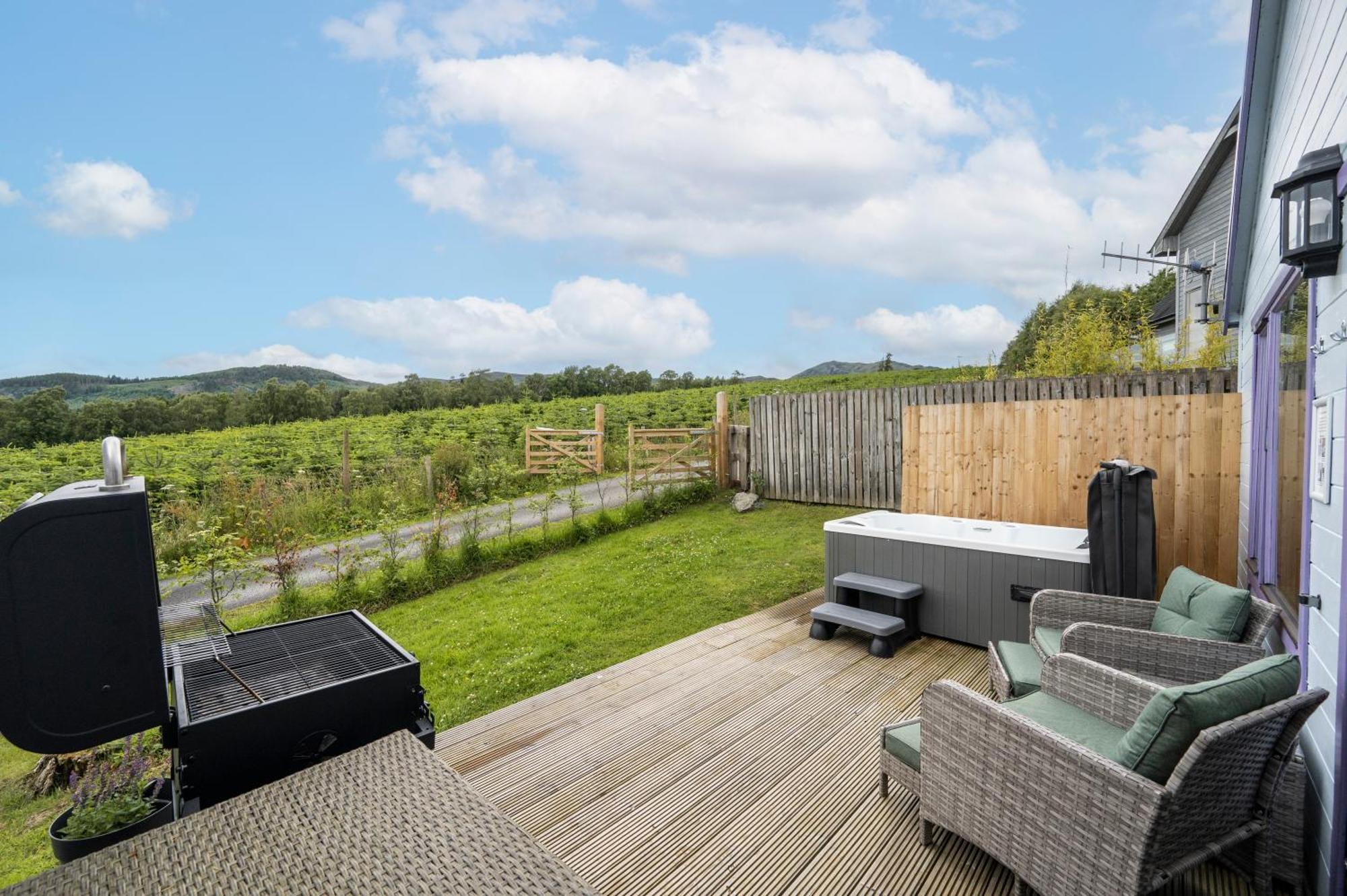 Kinnaird Woodland Lodges Pitlochry Exterior foto